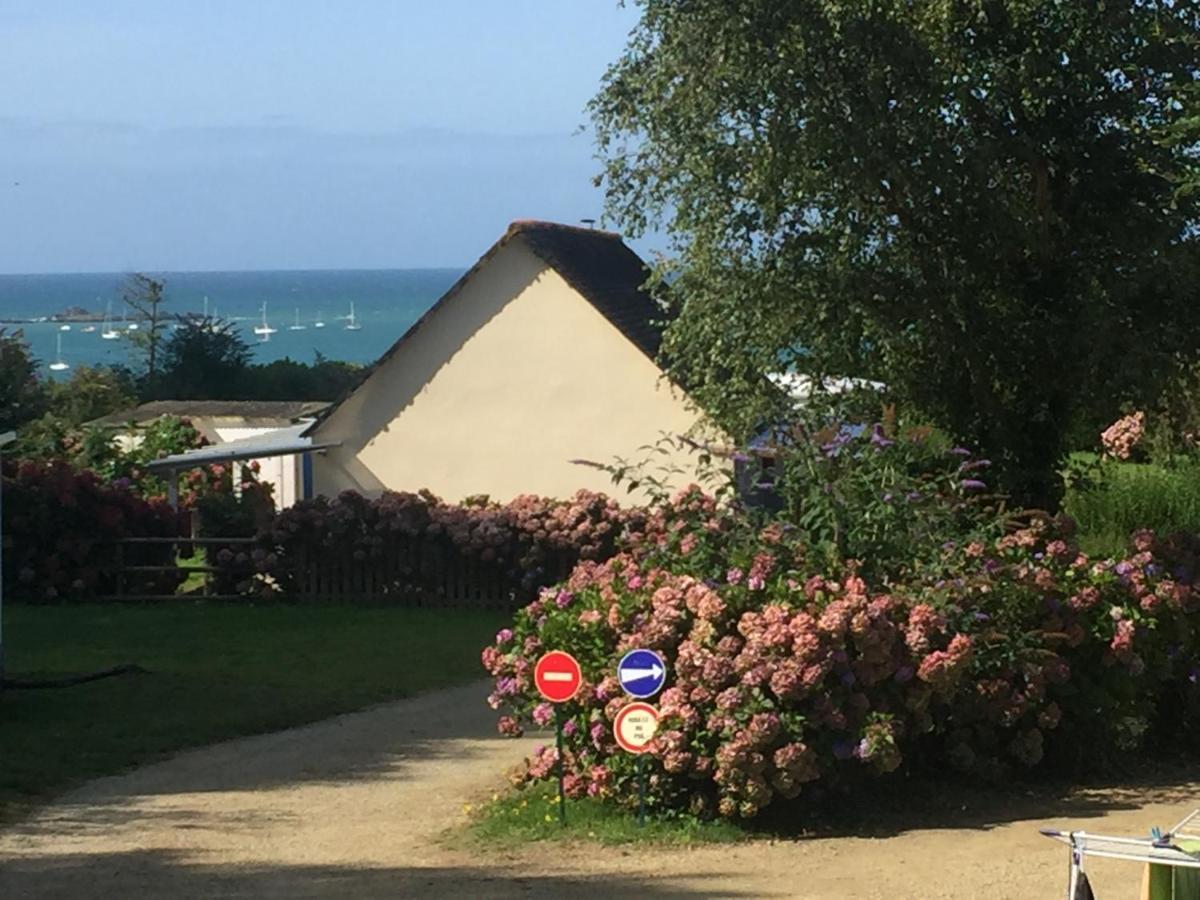 Les Hortensias grande tente familiale deux chambres et séjour vue mer sur camping nature Plestin-les-Grèves Esterno foto