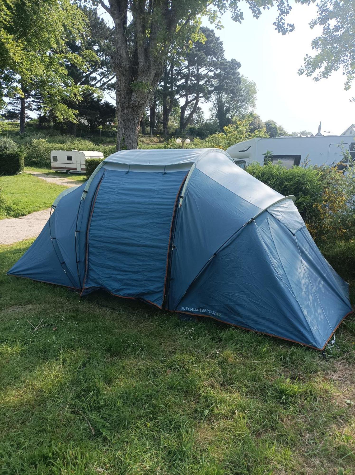 Les Hortensias grande tente familiale deux chambres et séjour vue mer sur camping nature Plestin-les-Grèves Camera foto